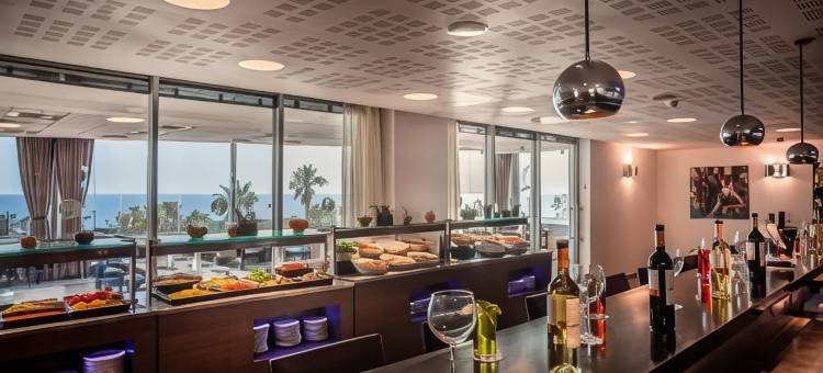 涅坦亚温德姆华美达套房酒店(Ramada Hotel & Suites by Wyndham Netanya)图片