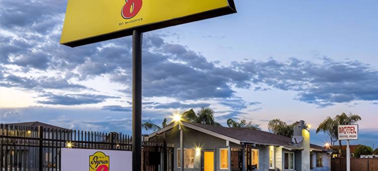 加州贝克斯菲尔德温德姆速8酒店(Super 8 by Wyndham Bakersfield CA)图片