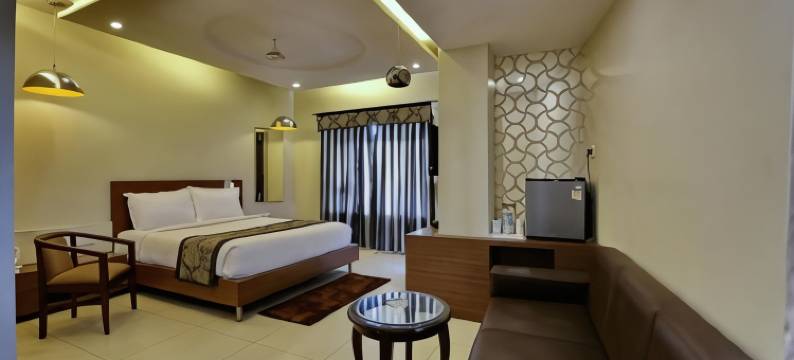 西拉什利广场酒店(Hotel Sheela Shree Plaza)图片