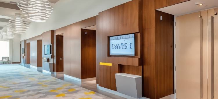 罗利卡瑞万怡酒店(Courtyard Raleigh Cary/Parkside Town Commons)图片