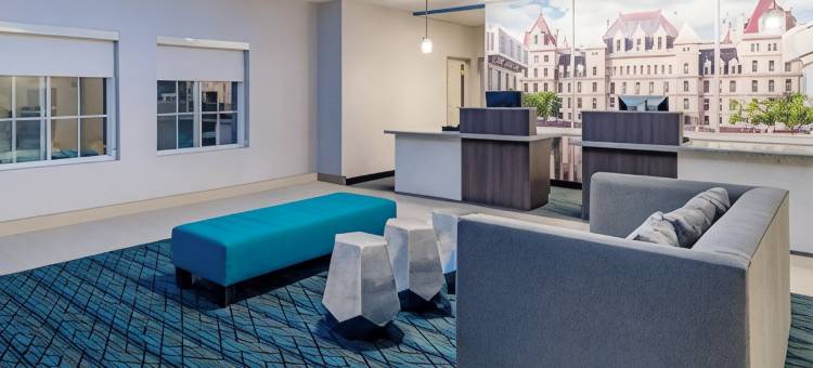 莱瑟姆奥尔巴尼机场拉昆塔温德姆套房酒店(La Quinta Inn & Suites by Wyndham Latham Albany Airport)图片