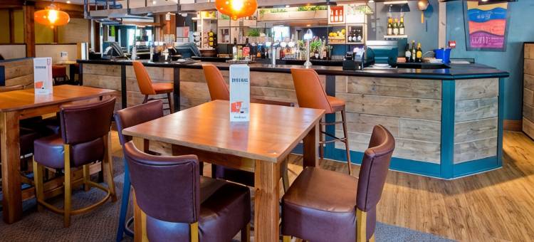 鲁顿机场普瑞米尔酒店(Premier Inn Luton (Airport))图片