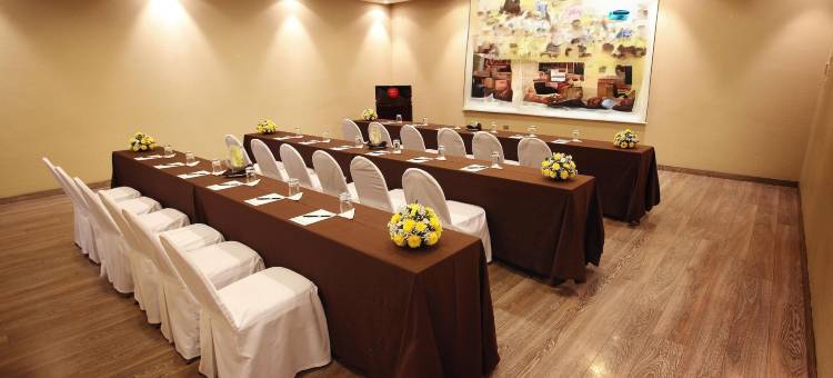 雷纳伊莎贝尔酒店(Hotel Reina Isabel)图片