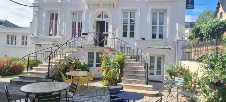 Logis 酒店拉邦纳德雷斯(Hotel de Charme la Bonne Adresse - Logis de France)图片