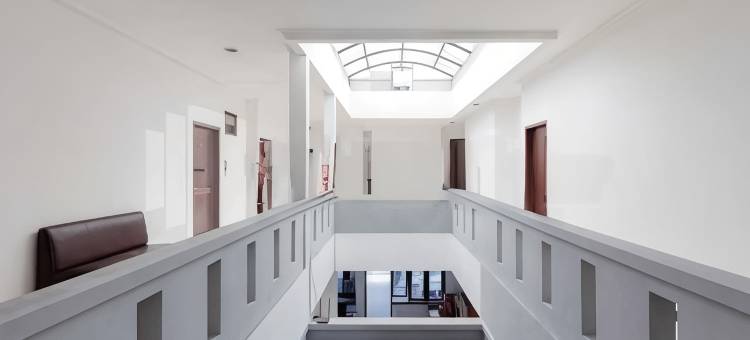 卡拉瓦奇塔曼佩尔马塔蒂加米特拉RedDoorz(Karawaci Taman Permata Tiga RedPartner)图片