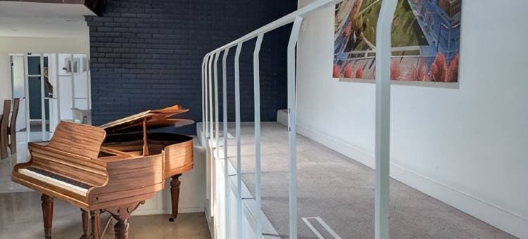 RARE Mid-Mod Home. Spacious inside-and-out.图片