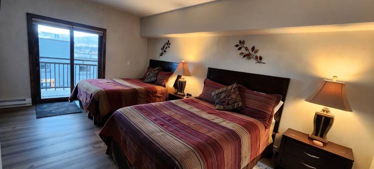 高山雅居(步行片刻可达商店 & 亲子友好、设施优良)民宿(Luxury Breckenridge Condo • Walk to Town • Heated Pool & Hot Tubs.)图片