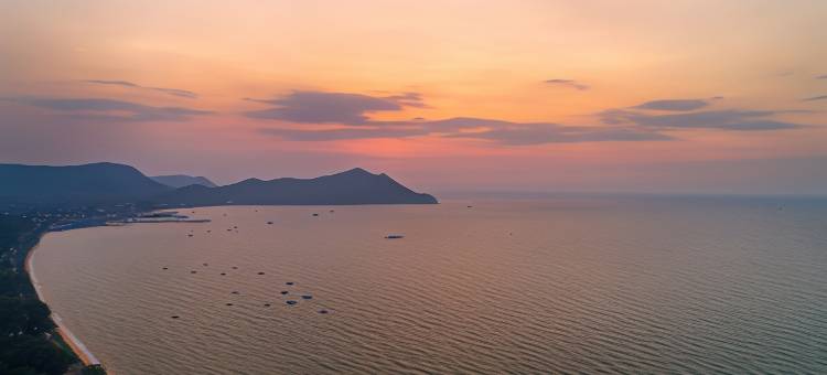 芭提雅寰庭海韵别墅度假村(Cross Pattaya Oceanphere)图片