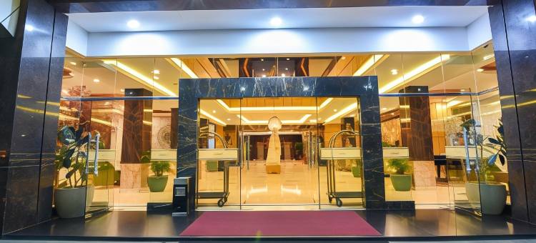 武吉丁宜洛奇大酒店(Grand Rocky Hotel Bukittinggi)图片