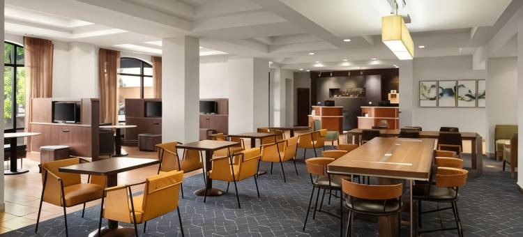 路易斯威尔机场万怡酒店(Courtyard Louisville Airport)图片