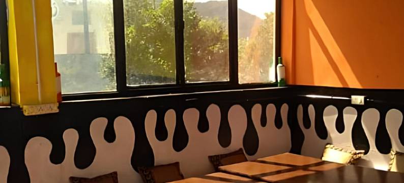 月亮咖啡馆和住宿酒店(Moon Hotel Tungnath)图片