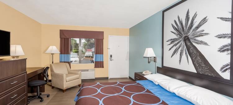 萨拉索塔速8酒店-近西耶斯特基(Super 8 by Wyndham Sarasota Near Siesta Key)图片