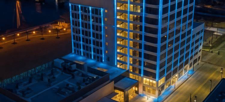 罗克福德河滨希尔顿大使套房酒店(Embassy Suites Rockford Riverfront)图片