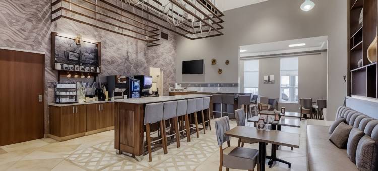 圣约翰机场贝斯特韦斯特优质套房酒店(Best Western Plus St. Johns Airport Hotel and Suites)图片