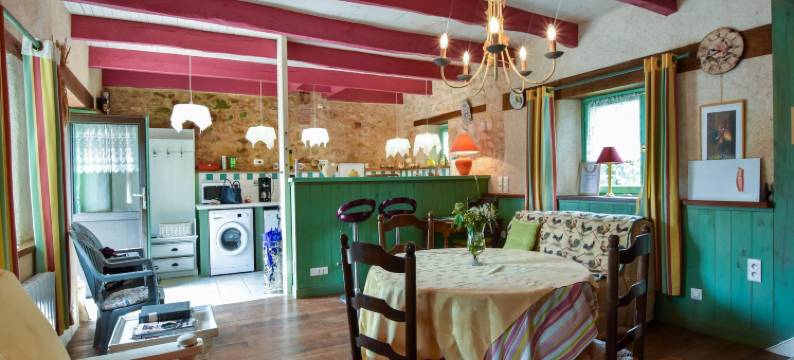 Breton Escape in Querrien图片