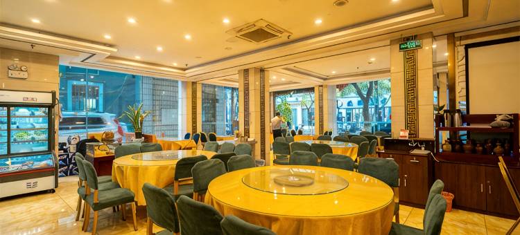 瑞丽明凡居酒店图片