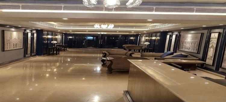 德拉敦萨诺瓦门廊酒店(Sarovar Portico Dehradun)图片
