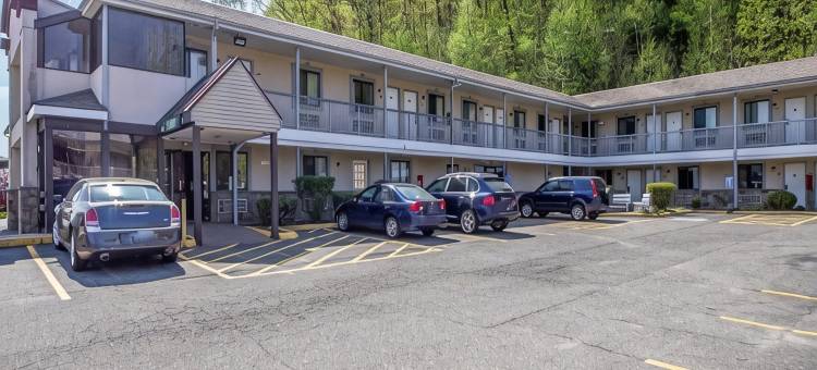 康涅狄格托灵顿美洲佳值酒店(Americas Best Value Inn Torrington, CT)图片