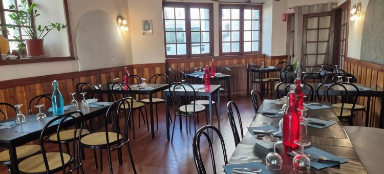 劳斯塔尔酒店(Logis Hôtel Restaurant l'Oustal)图片
