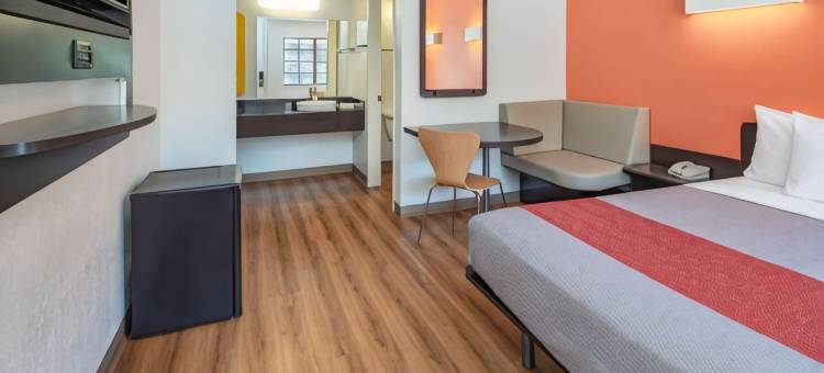 千橡树南6号汽车旅馆(Motel 6 Thousand Oaks, CA)图片