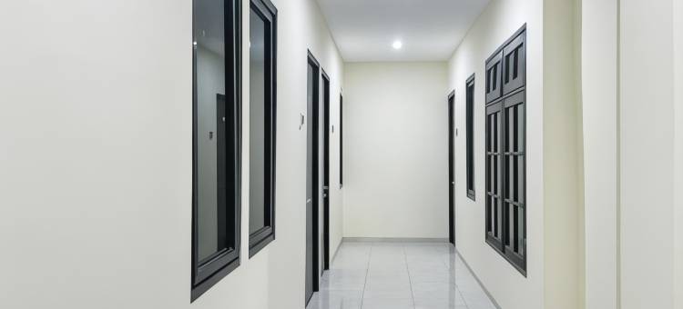 库尔科斯特伊斯兰酒店-近泗水伦马克商场(KoolKost Syariah Near Lenmarc Mall Surabaya)图片