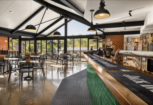 Victoria Hotel ToodyayHotel Overview