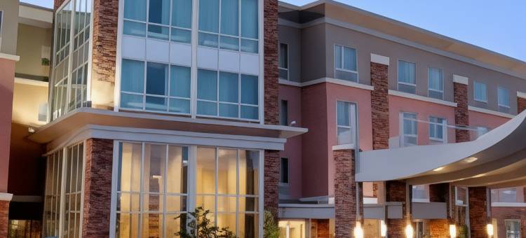 西法戈桑福德医疗中心区希尔顿逸林酒店(DoubleTree by Hilton West Fargo Sanford Medical Center Area)图片