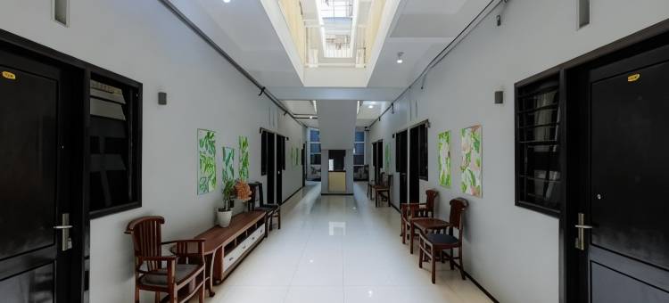 红多兹Plus酒店-近玛琅镇广场(RedDoorz Plus Near Malang Town Square)图片