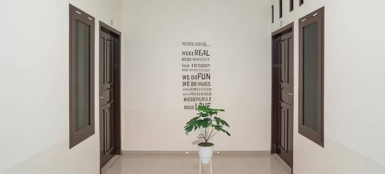 哈托诺茵塞图兰红门酒店合作店(Hartono Inn Seturan Mitra RedDoorz)图片