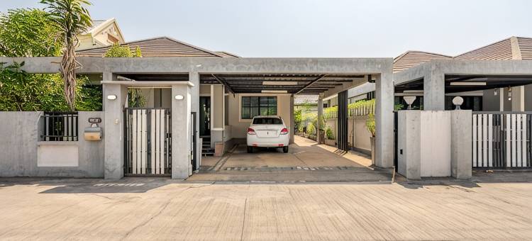 清迈西里49豪华四卧室特大/大床别墅(Villa Siri 49 Luxury 4BR King/Queen Bed Chiang Mai)图片