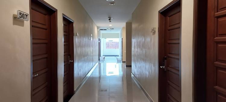 红门酒店普拉斯@UNO美拉克街萨马林达(RedDoorz Plus @ Uno Jalan Merak Samarinda)图片