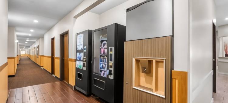 温德姆速8酒店-布卢明顿大学区(Super 8 by Wyndham Bloomington University Area)图片