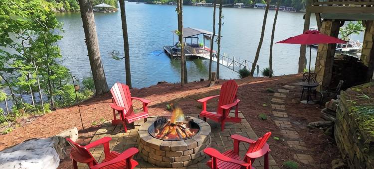 诺特利湖畔全年供水木屋(Water-Front Yr-Around, Cabin on Lake Nottely)图片