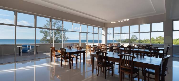甲拉央海滩酒店(Kelayang Beach Hotel)图片