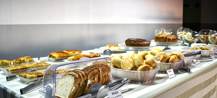 米纳斯吉拉斯州普苏阿莱格的迪亚斯酒店(Hotel Dias em Pouso Alegre - MG)图片