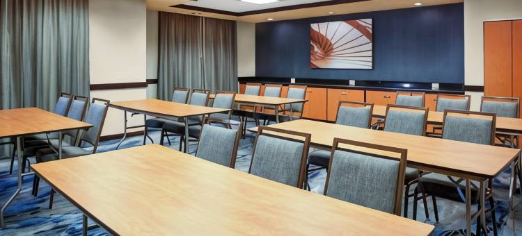 米利奇维尔万枫旅馆&套房酒店(Fairfield Inn & Suites Milledgeville)图片