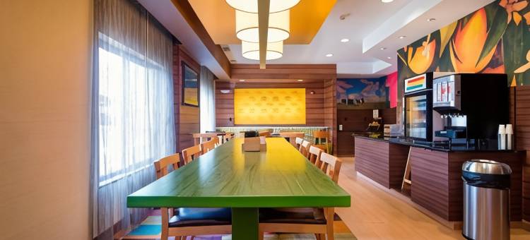 舒适套房酒店绿湾体育场区(Comfort Inn & Suites Green Bay Stadium Area)图片