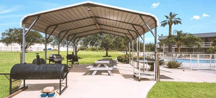 美洲最佳价值旅馆，比维尔(Americas Best Value Inn Beeville)图片