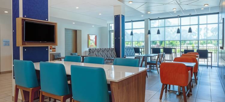 斯塔克智选假日酒店(Holiday Inn Express Starke)图片