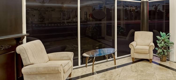 赛普里斯速 8 酒店(Super 8 by Wyndham Cypress Buena Park Area)图片