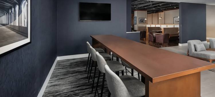 堪萨斯城机场希尔顿逸林酒店(DoubleTree by Hilton Kansas City Airport)图片