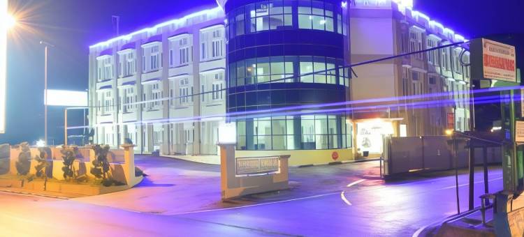 巴当班让朗卡约巴萨酒店(Rangkayobasa Hotel Padang Panjang)图片
