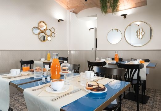 Hotel la Ville Rome Hotel Overview