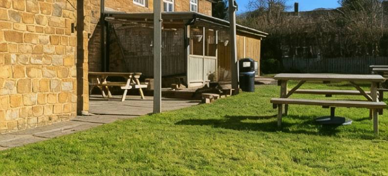 霍利布什旅馆(The Hollybush Inn and B&B)图片