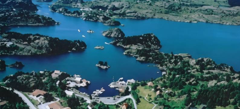 索伦德雷蕾格兹酒店(Solund Leileghetshotell)图片