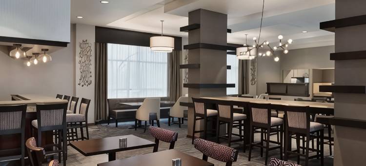 密尔沃基布鲁克菲尔德希尔顿逸林酒店(DoubleTree by Hilton Hotel Milwaukee - Brookfield)图片