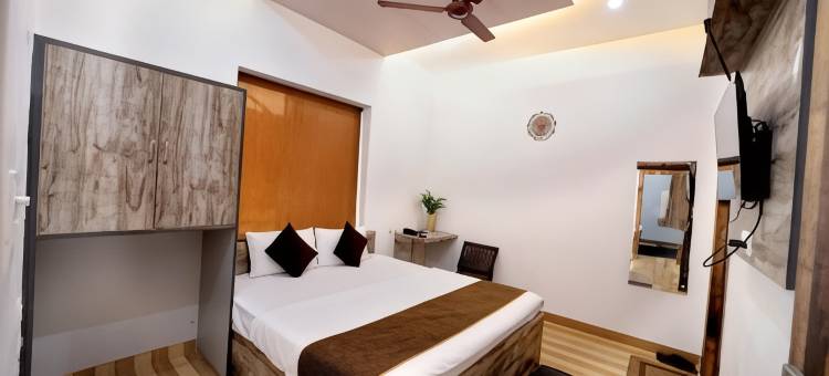 OYO 19535 塔吉尼瓦斯酒店(Hotel Taj Niwas)图片