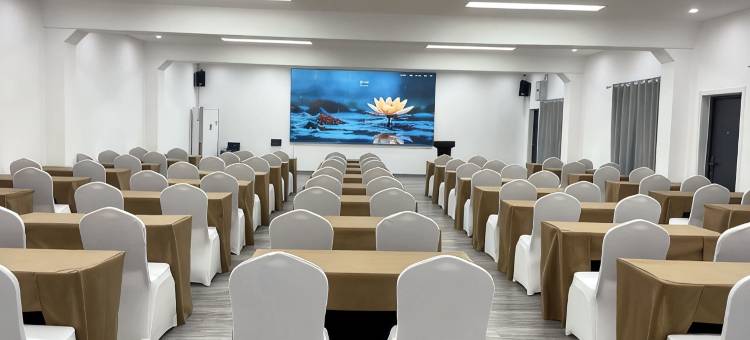 铂漫酒店(保定保百购物广场新秀学校店)图片