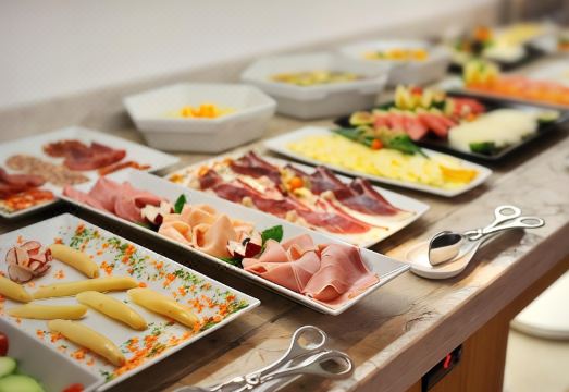 Vincci Baixa Hotel Overview