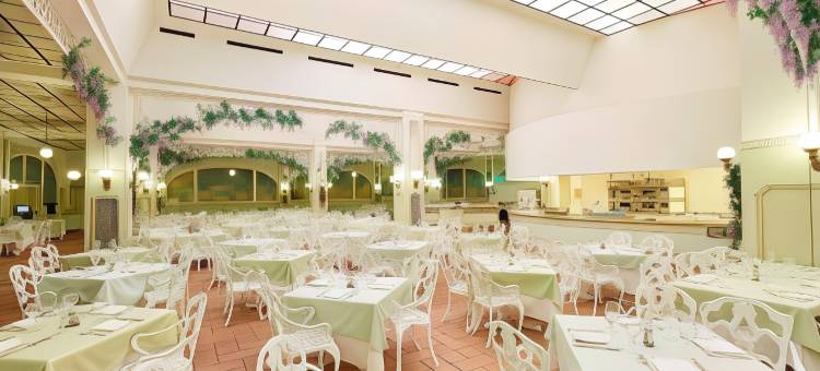 轮盘冒险港酒店-包括PortAventura和Ferrari Land门票(PortAventura Resort - Includes unlimited access PortAventura Park & 1 access Ferrari Land)图片